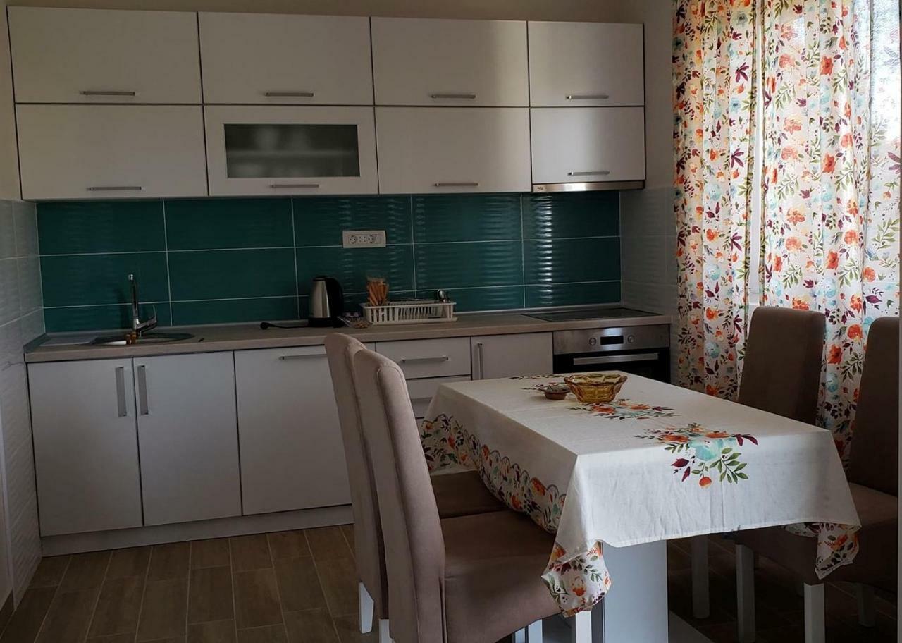 Apartmani Suncokreti - Sunflower Apartments Bar Bagian luar foto