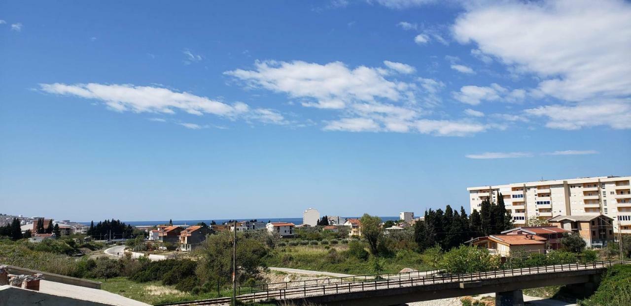 Apartmani Suncokreti - Sunflower Apartments Bar Bagian luar foto