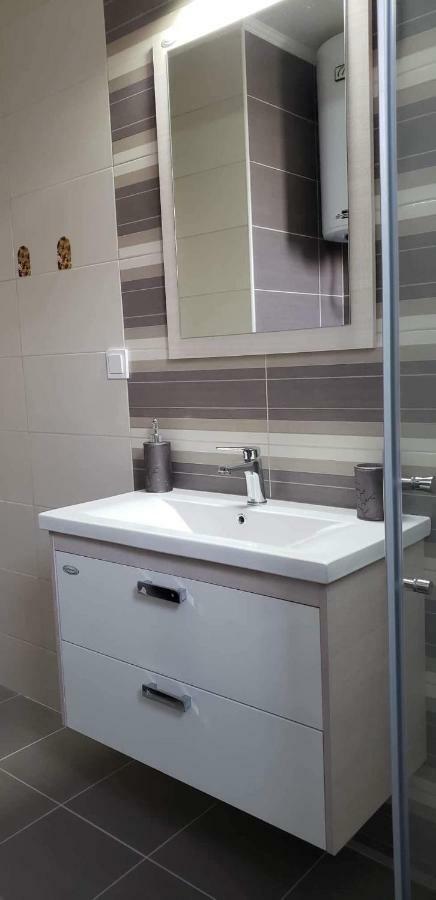 Apartmani Suncokreti - Sunflower Apartments Bar Bagian luar foto