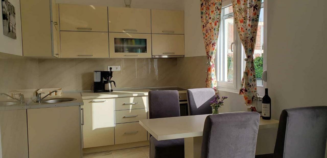 Apartmani Suncokreti - Sunflower Apartments Bar Bagian luar foto