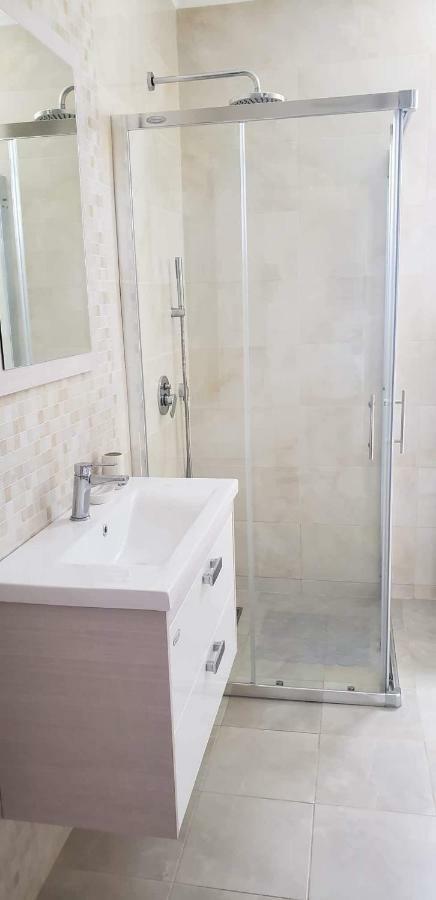 Apartmani Suncokreti - Sunflower Apartments Bar Bagian luar foto
